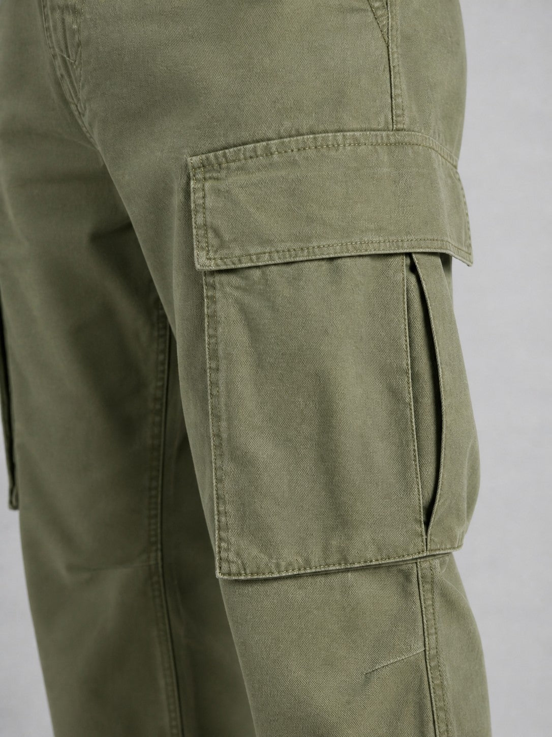 Grayson – Straight Leg Cargo Pants, Army Green - Cole & May